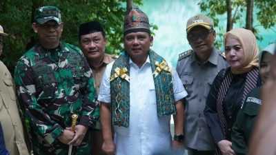Pj Gubernur Sultra Kunjungi Danau Biru Kolaka Utara