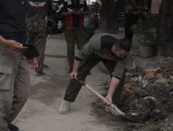 Pemkot Kendari Giatkan Kerja Bakti, Benahi Drainase Tersumbat