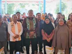 Ribuan KPM di Baruga Terima Bantuan Pangan dari Pemerintah