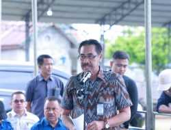 Pj Bupati Bombana Buka Kegiatan Pasar Murah di Kabaena Barat