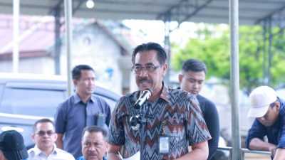 Pj Bupati Bombana Buka Kegiatan Pasar Murah di Kabaena Barat