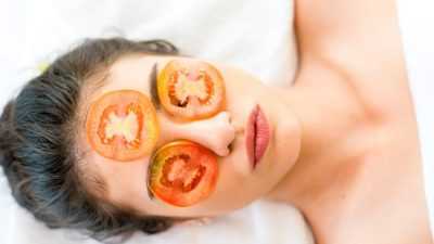 Cegah Penuaan Dini Hingga Kanker, Ini 6 Manfaat Masker Tomat untuk Wajah