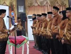 Pengukuhan PWRI Kolaka, Sekda: Pengabdian Kepada Negara Bisa Diwujudkan di Lingkungan Masyarakat