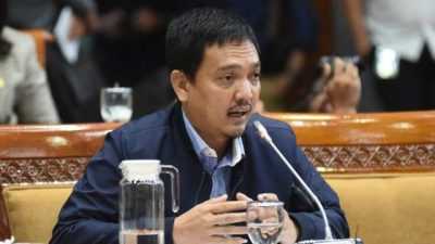 Komisi X Kritik Cicilan UKT Mahasiswa dengan Skema Pinjol