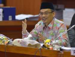 Polemik Pinjol Jadi Opsi Bayar UKT Mahasiswa, Komisi X Usul Perbaharui Struktur Anggaran Pendidikan