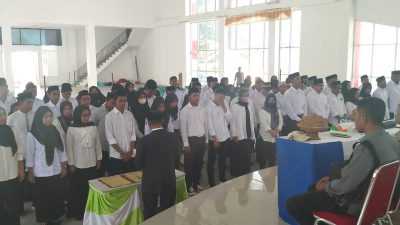 81 Pengawas TPS di Kecamatan Mawasangka Dilantik