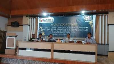 Masuki Masa Tenang, Bawaslu Wakatobi Gelar Rakor Penertiban APK Pemilu 2024