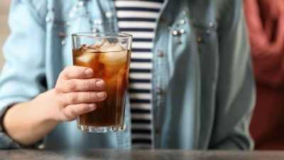 Waspada 6 Gangguan Kesehatan Jika Sering Konsumsi Minuman Bersoda