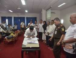 Kajari-Kades se-Kabupaten Buton Teken PKS Pendampingan Hukum