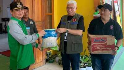 Pemprov Sultra Salurkan Bansos untuk Semua Warga di Kendari yang Terdampak Banjir