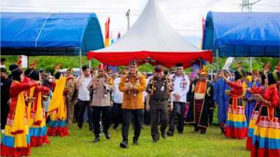 Hadiri Acara Bongka’a Tau Rumpun Ombobawulu, Pj Bupati Buteng Sampaikan Harapan