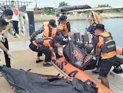 Polres-SAR Wakatobi Evakuasi Jenazah Tanpa Identitas di Perairan Karang Kapota