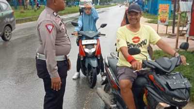 Satgas Gakkum Tindak Pengendara Motor yang Tidak Pakai Helm