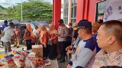 KUPP Kelas I Molawe Salurkan Bantuan Beras untuk Korban Banjir di Kendari