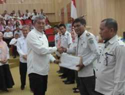 Pemkot Kendari Serahkan 128.611 Lembar SPPT PBB-P2 Senilai Rp28 Miliar