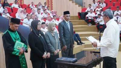 Lantik Dirut PDAM dan Perumda, Pj Wali Kota Kendari Tekankan Hal Ini