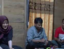 Sahur Bersama Buruh Pelabuhan Bungkutoko, Giona Nur Alam Dicurhati Soal Air Bersih