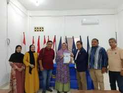 WON Kembalikan Formulir Pendaftaran Balon Gubernur di DPW Partai NasDem