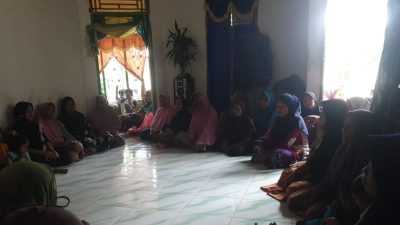 Hugua Dapat Dukungan Kelompok Emak-emak di Konawe Maju di Pilgub Sultra