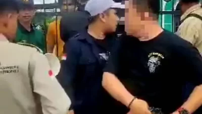Viral Pria Keluarkan Pistol ke Massa Aksi saat Demo di Kantor PT Antam, Polisi Selidiki
