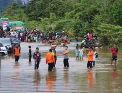 Pastikan Keselamatan Masyarakat, Polres Konut Terus Pantau Kondisi Banjir