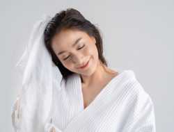 Cara Memilih Sampo untuk Kesehatan Kulit Kepala, Perhatikan Kandungannya