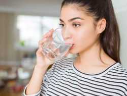 Ragam Manfaat Minum Air Putih Sebelum Tidur