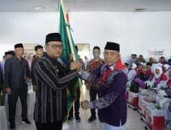 Pj Bupati Sukanto Toding Lepas 125 Calon Jemaah Haji Asal Kolaka Utara