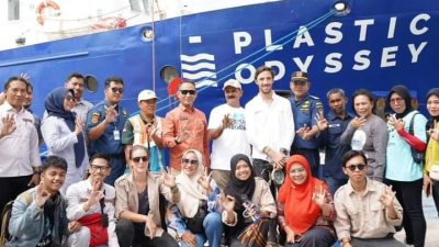 Singgah di Pelabuhan Nusantara Kendari, Kapal Ekpedisi Odyssey Kampanyekan Solusi Sampah Plastik