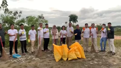 Hari Lingkungan Hidup, BPJAMSOSTEK Bersih-bersih Teluk Kendari