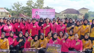 Bhayangkari Polda Sultra Meriahkan HKGB dengan Olahraga Bersama-Bazar UMKM