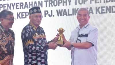 Kota Kendari Raih Penghargaan Top Pembinaan BUMD Awards 2024