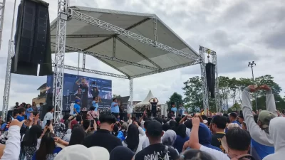 Puluhan Ribu Masyarakat Padati Jalan Sehat Bareng Gemoynya Kendari