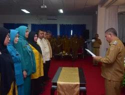Pj Bupati Buton Lantik dan Kukuhkan Pengurus TP PKK, Dekranasda, dan Pokja Bunda PAUD