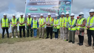 Bupati Butur Lakukan Groundbreaking Rehabilitasi Dermaga Perikanan Mina-Minanga