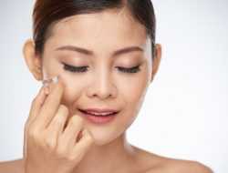 Atasi Jerawat Hingga Cerahkan Kulit, Ini 6 Manfaat Es Batu untuk Wajah