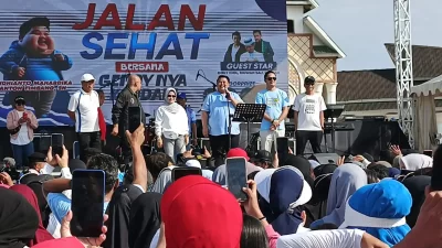 Nirna Lachmuddin Ikut Meriahkan Jalan Santai Bareng Gemoynya Kendari