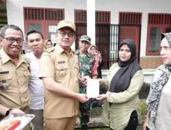 10 Kelompok Tani Wanita di Busel Dapat Bantuan untuk Pekarangan Pangan Lestari