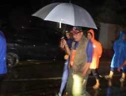 Pantau Sejumlah Lokasi Banjir, Pj Wali Kota Kendari Imbau Warga Siap Siaga