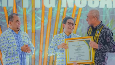 Pj Bupati Buteng Diganjar Penghargaan Pengembangan Teknologi Tepat Guna