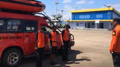 Longboat Seorang Nelayan Mati Mesin di Perairan Maligano Bonea