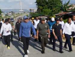 Semarak Funwalk Lanal Kendari Peringati HUT ke-43 TNI Angkatan Laut