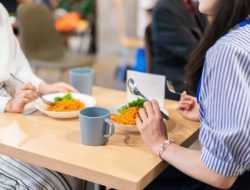 Tips Pola Makan Sehat untuk Pekerja Kantoran