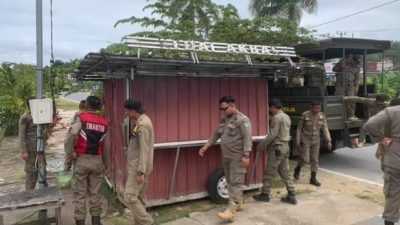 Intensifkan Patroli, Satpol PP Kota Kendari Tertibkan PKL Pelanggar Perda