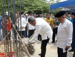 Pj Wali Kota Letakkan Batu Pertama Rehabilitasi Masjid Al-Muhajirin Kambu