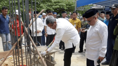 Pj Wali Kota Letakkan Batu Pertama Rehabilitasi Masjid Al-Muhajirin Kambu