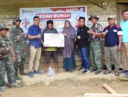 Peringati HUT RI, Pemerintah Kecamatan Puuwatu Laksanakan Program Bedah Rumah