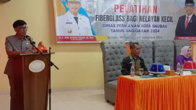 Dinas Perikanan Baubau Latih Nelayan Kecil Buat Perahu Fiberglass
