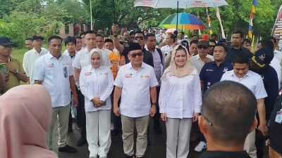 Dikawal Massa Pendukung, Harmin Ramba-Dessy Indah Rahmat Daftar ke KPU Konawe