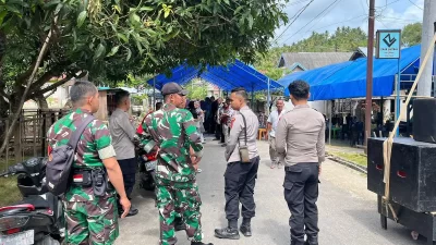 Sinergitas TNI-Polri Atensi Giat Joget di Kaledupa
